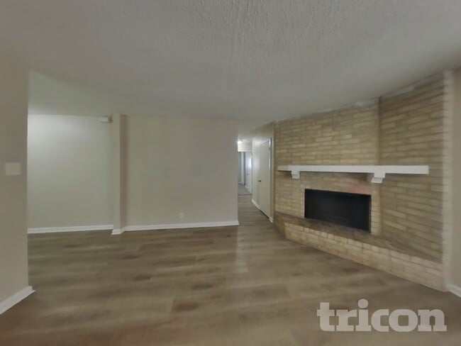 Photo - 6831 De Palma