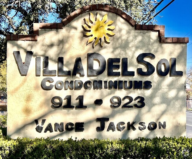 Building Photo - Charming Condo in Vista Del Sol! Unit 103A