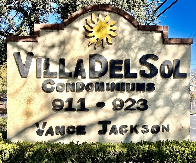 Charming Condo in Vista Del Sol! - Charming Condo in Vista Del Sol! Unit 103A