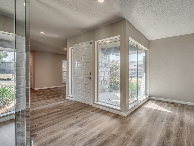 Photo - 6409 Miles Ln