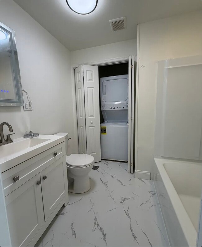 Photo - 2642 Emery St