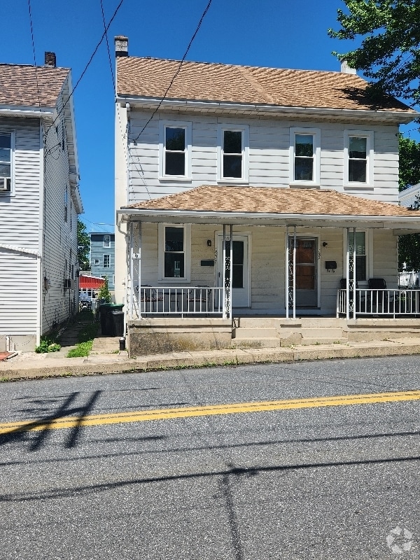 Building Photo - 127 N Washington St Rental