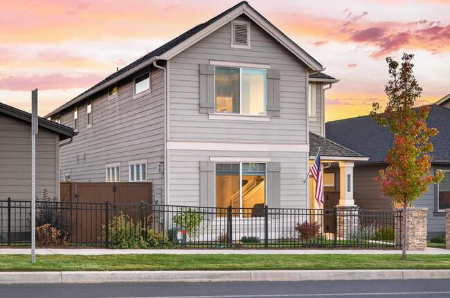 Building Photo - Attractive Modern Easton 3 Bedroom Home