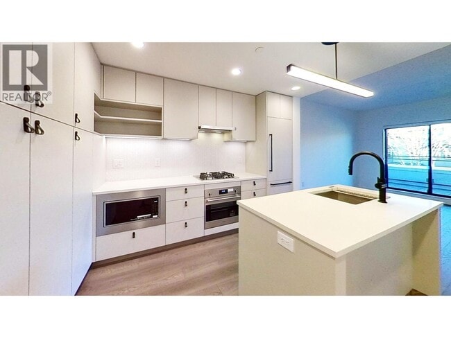 Photo - 1680 E 12th Ave