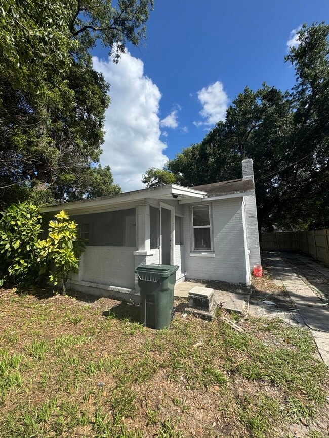 Building Photo - 1138 Olive St Rental