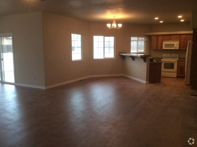 Building Photo - 1285 Claremont Dr Rental