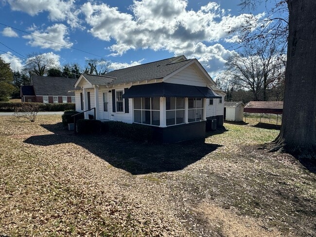 2 Bedrooms, 1 Bathroom with a Bonus Room -... - 2 Bedrooms, 1 Bathroom with a Bonus Room -... House