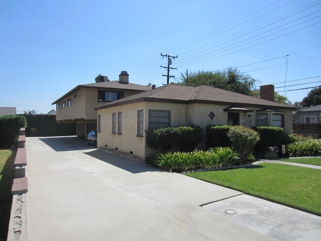 Photo - 9420 Woodruff Ave