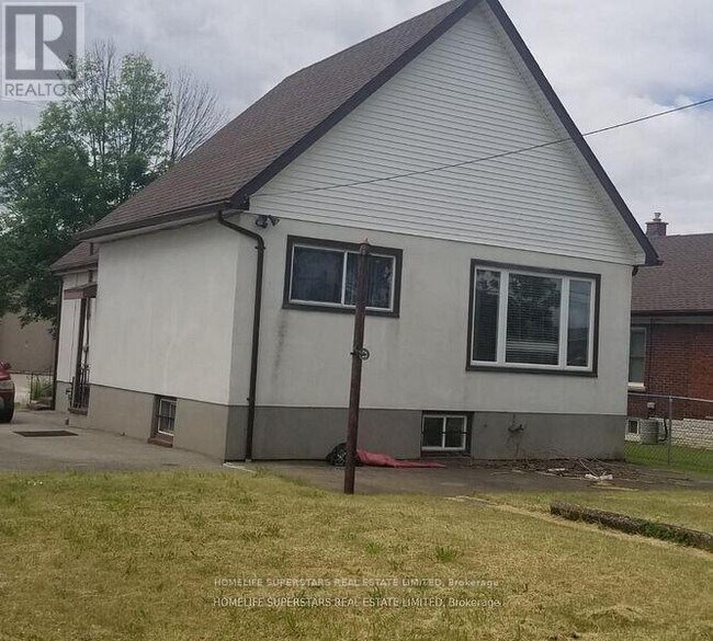 Photo - 5740 Desson Ave