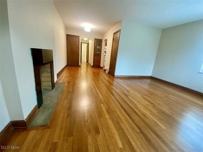 Photo - 1093 N Main St