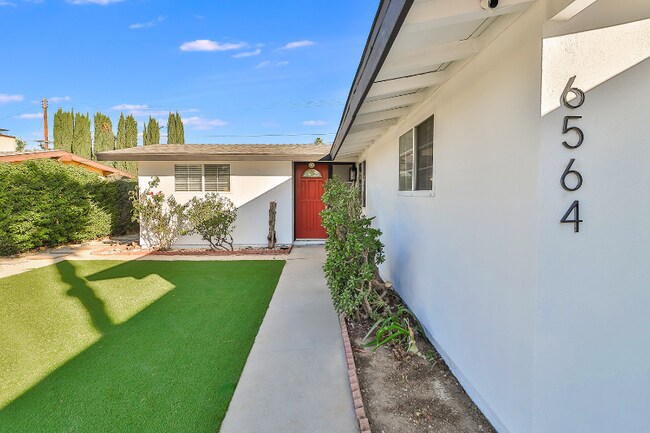 Photo - 6564 Kelvin Ave House