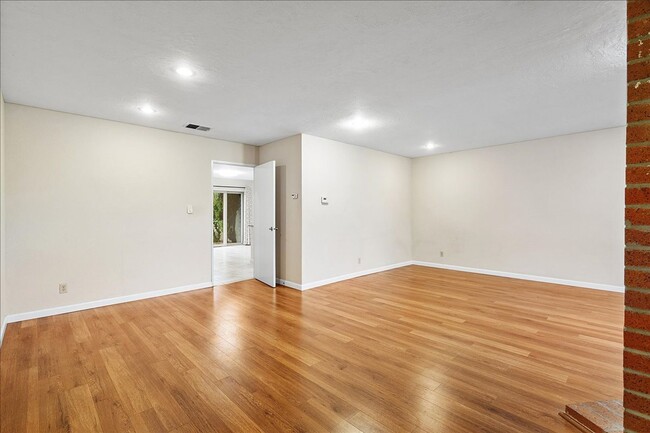 Photo - 3310 Fir Ave