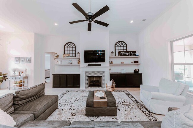 Photo - 5118 E Lawrenceburg Ln