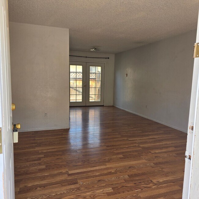 Photo - 862 Iowa Ave Unit 2