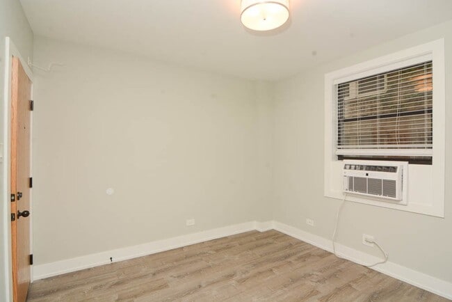 Photo - 553 W Belmont Ave Unit K04J