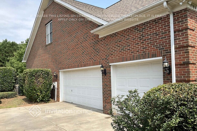 Photo - 1704 Crestgate Dr