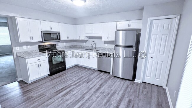 Photo - 2 Bed/1.5Ba - Includes - Water, Septic, Trash & Lawn - Sec 8 Unidad #10