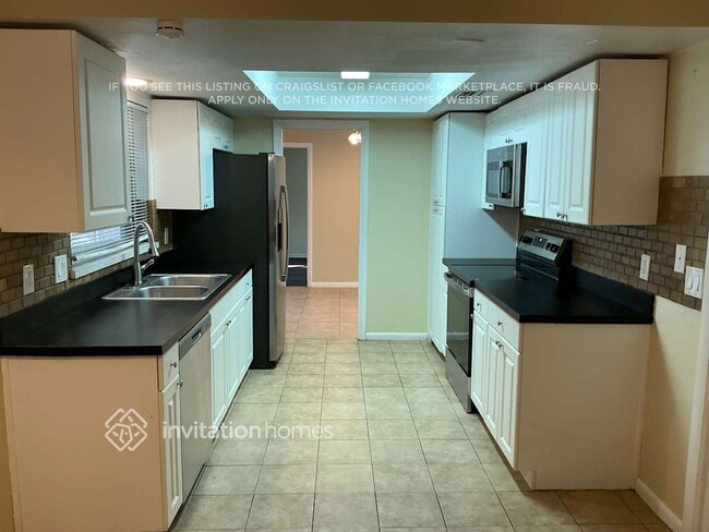 Photo - 1007 Macrae Ave