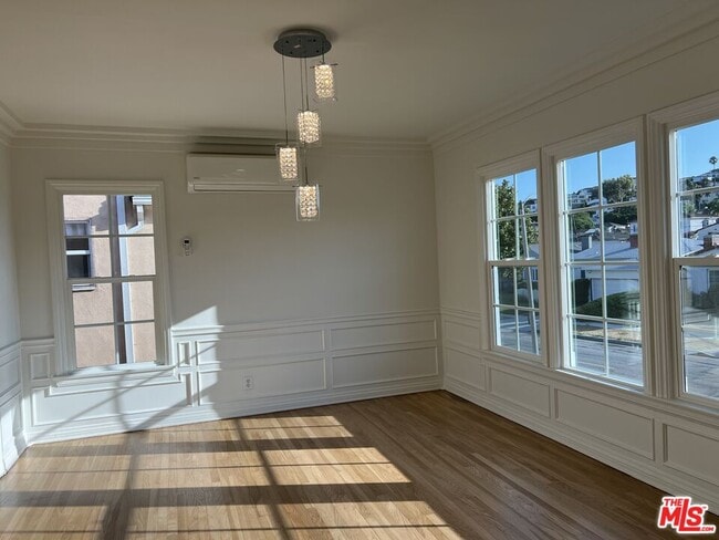 Photo - 4120 S Victoria Ave