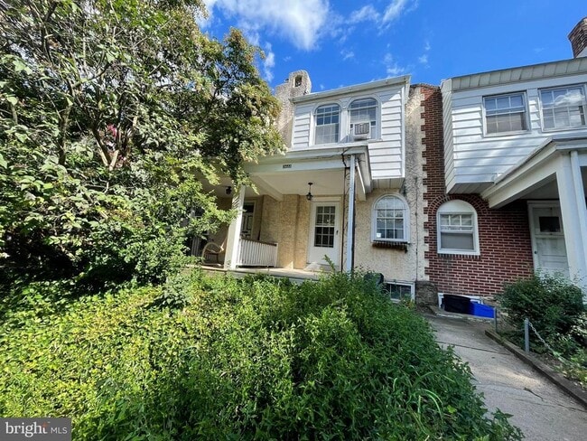Building Photo - 3422 Tilden St Rental