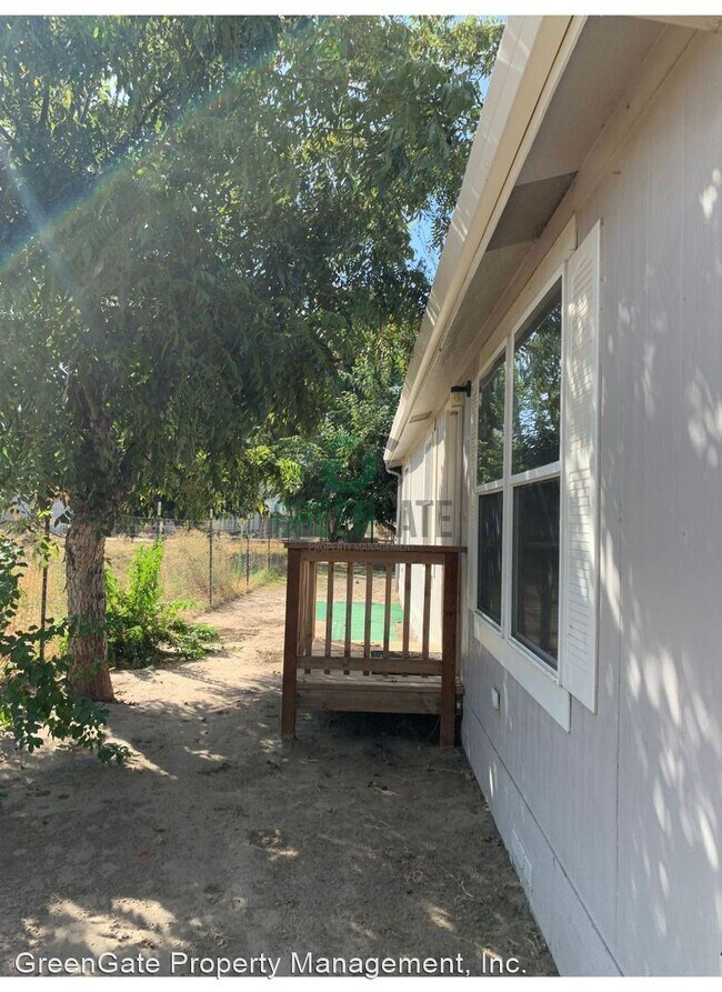 2 br, 2 bath House 16352 Cottage Ave Rental House Rental in Manteca