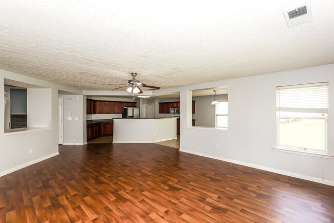 Photo - 2894 Edgewater St SW