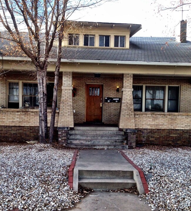 Building Photo - 1857 11th Ave Unit A Rental