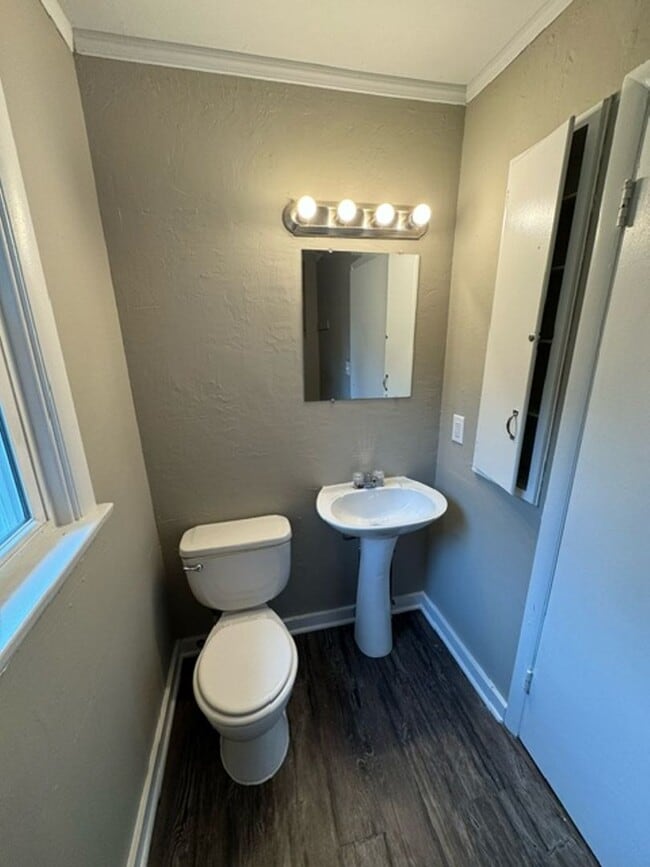 Photo - 212 Lexington Ct