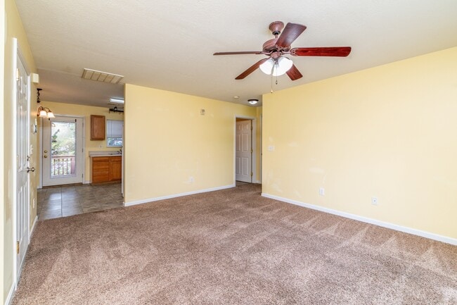 Photo - 1667 Maple View Way