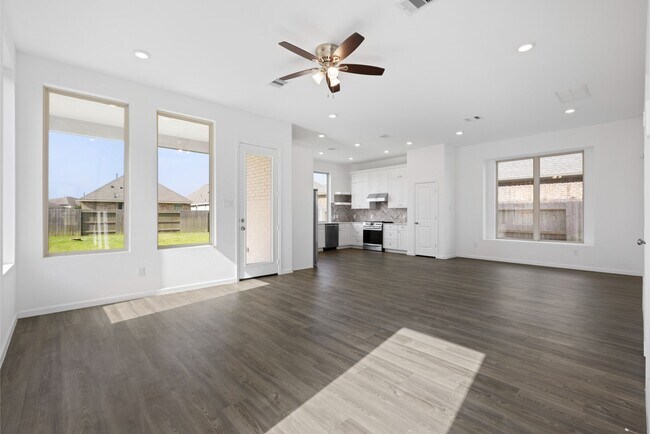 Photo - 4914 Chester Lk Ln