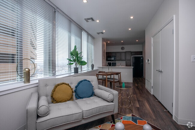 1BR, 1BA - 696 SF - Blue Flame Apartments