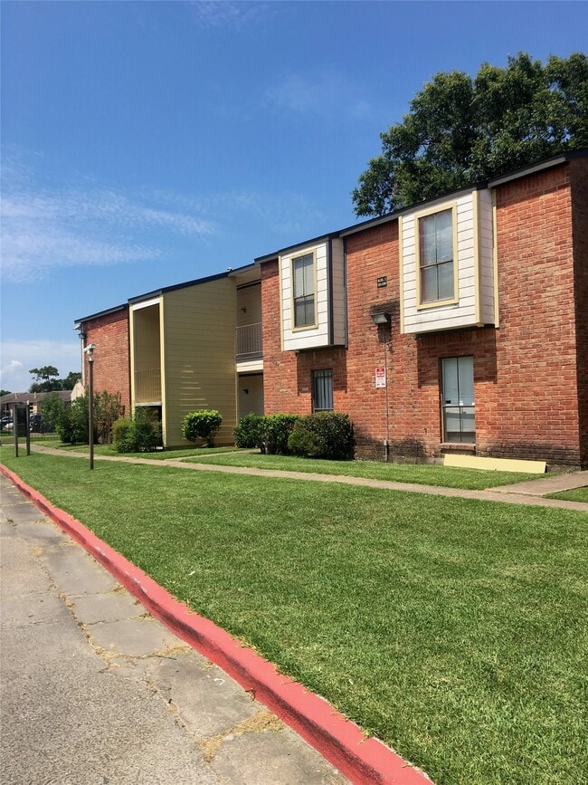 Photo - 13480 S Thorntree Dr Unit 303