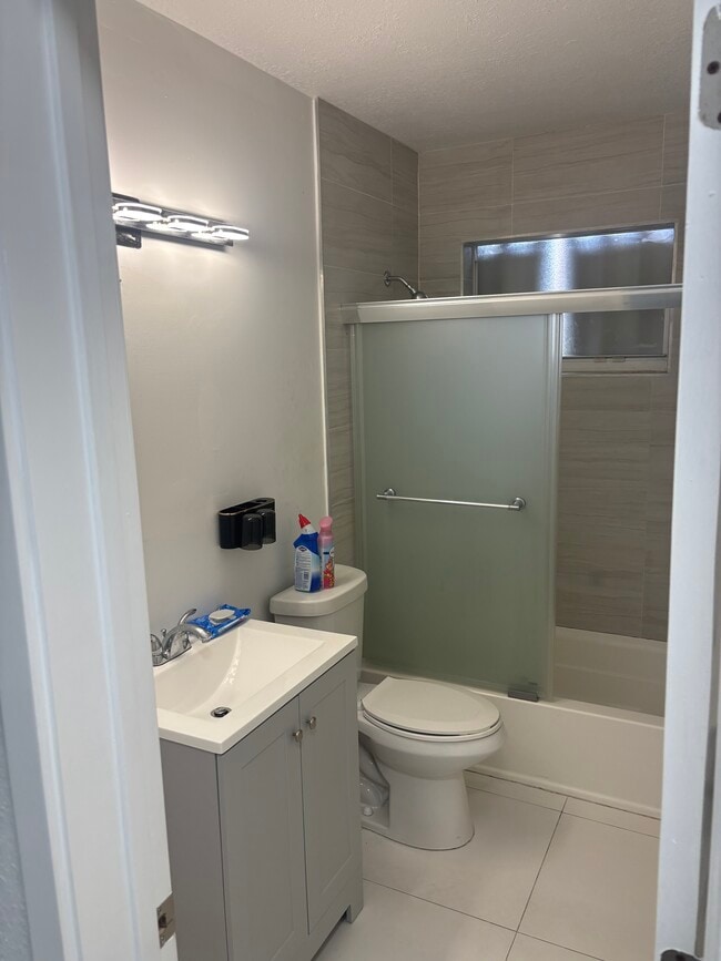 Photo - 144 NW 33rd Ave