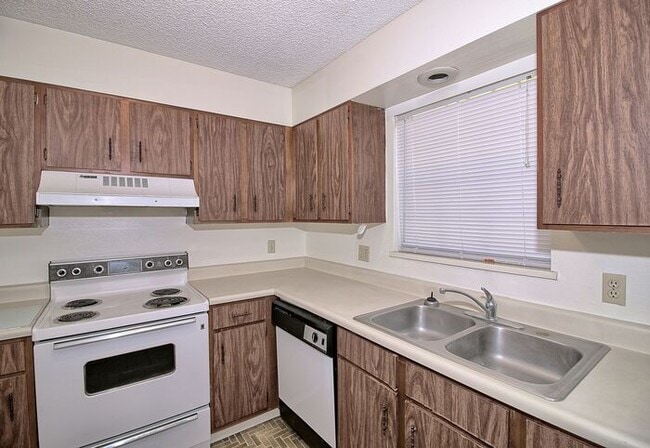 Photo - 2 Bed I Bath Apartment