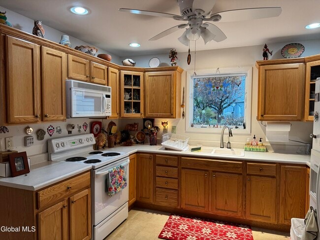 Photo - 18 Conver Dr