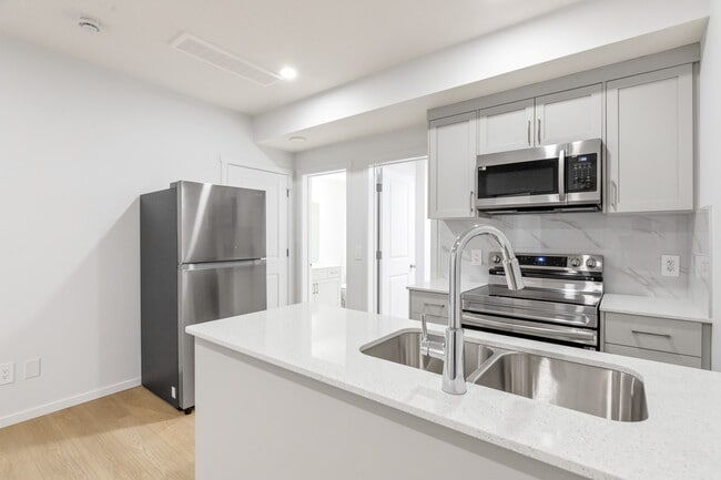 Photo - 3616-3213 213 St NW