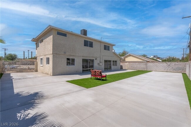 2298 Golden Arrow Dr