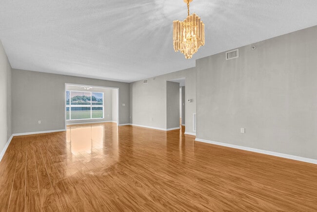 Photo - 5952 Regal Glen Dr Unit 103