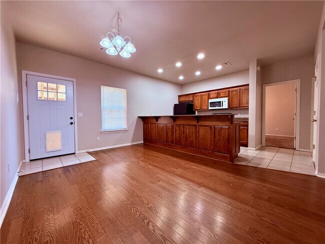 Photo - 3104 SW Deerfield Blvd
