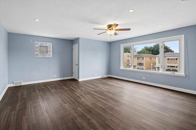 6122 W Leland Ave