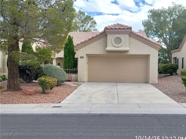 Building Photo - 2636 Highvale Dr