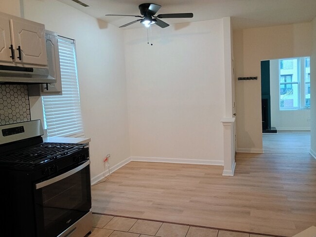 Photo - 2517 W Division St Unit 2nd fl front