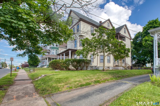 Building Photo - 325 Chestnut St Unit 2nd FL