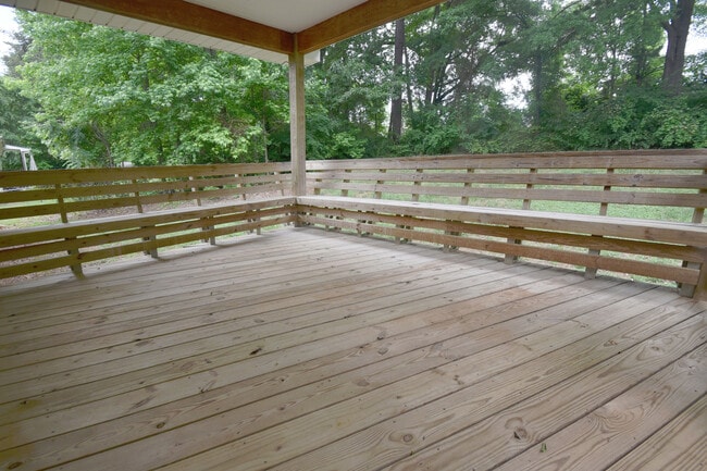 3BR/2BA Ranch with Fenced Yard – Huntersville - 3BR/2BA Ranch with Fenced Yard – Huntersville