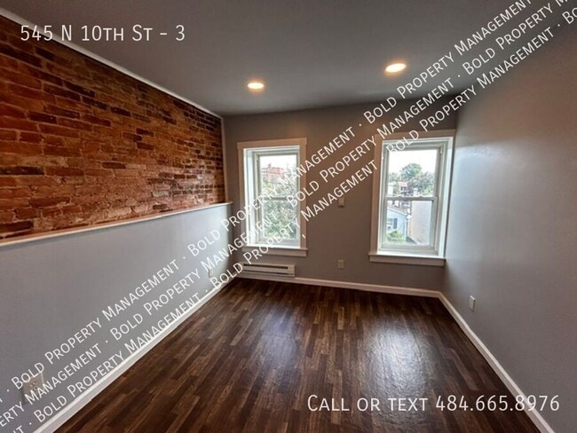 Building Photo - 545 N 10th St Unit 3