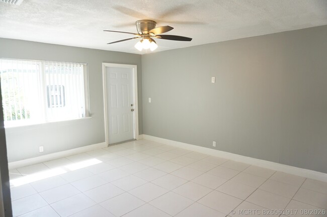 1456 W 29th St Unit 1