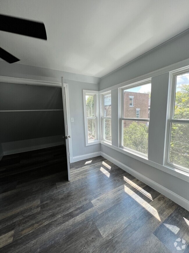Building Photo - 2 N Ferry St Rental