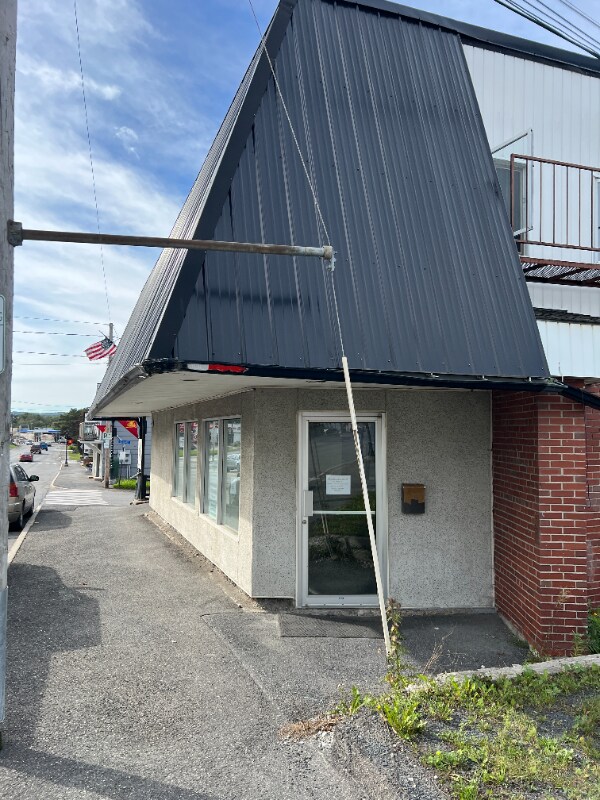 272 Main St  