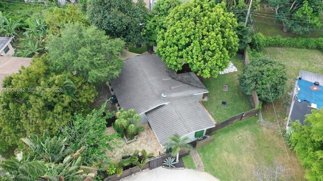 Photo - 1124 NW 15th Ct