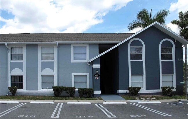 Building Photo - 4240 Pershing Pointe Pl Unit 2